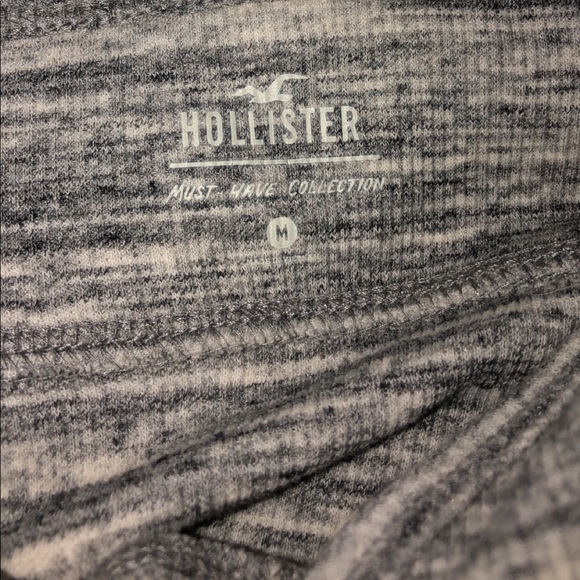 Hollister crop top. - Picture 3 of 3